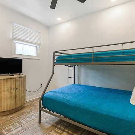 Sleep 10 Next To Superdome And Downtown Nova Orleães Exterior foto